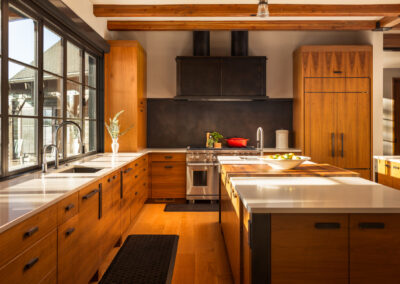 Psst… Warm & Earthy Colors Are Defining 2025 Kitchens